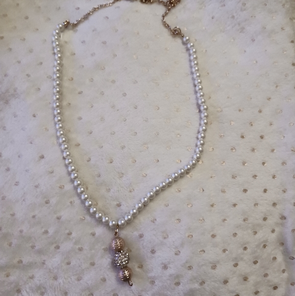Decorated pearl necklace with crystal bling - Picture 2 of 11